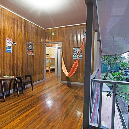 Islas Del Rio Hostel Тиримбина Экстерьер фото