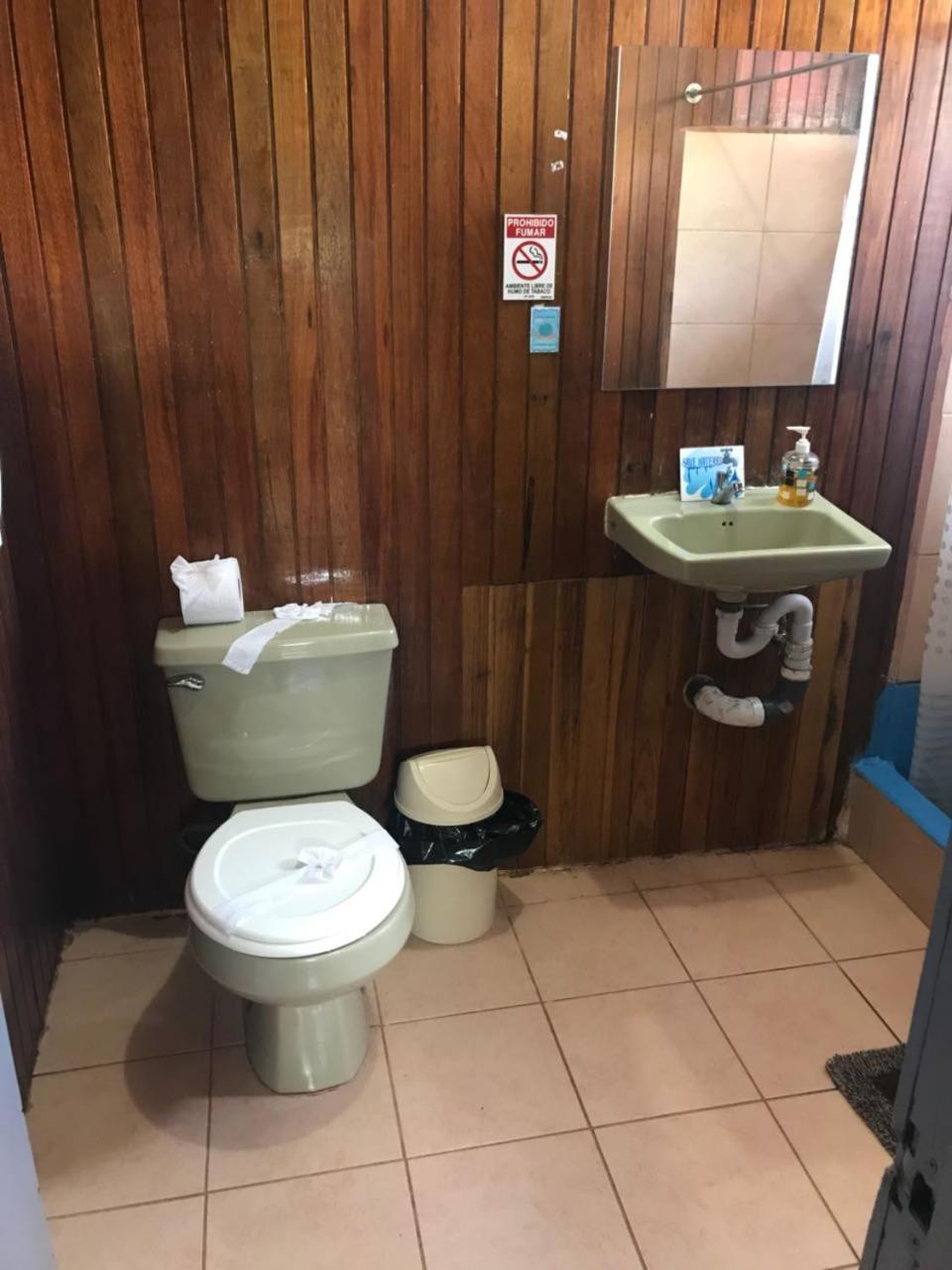 Islas Del Rio Hostel Тиримбина Экстерьер фото