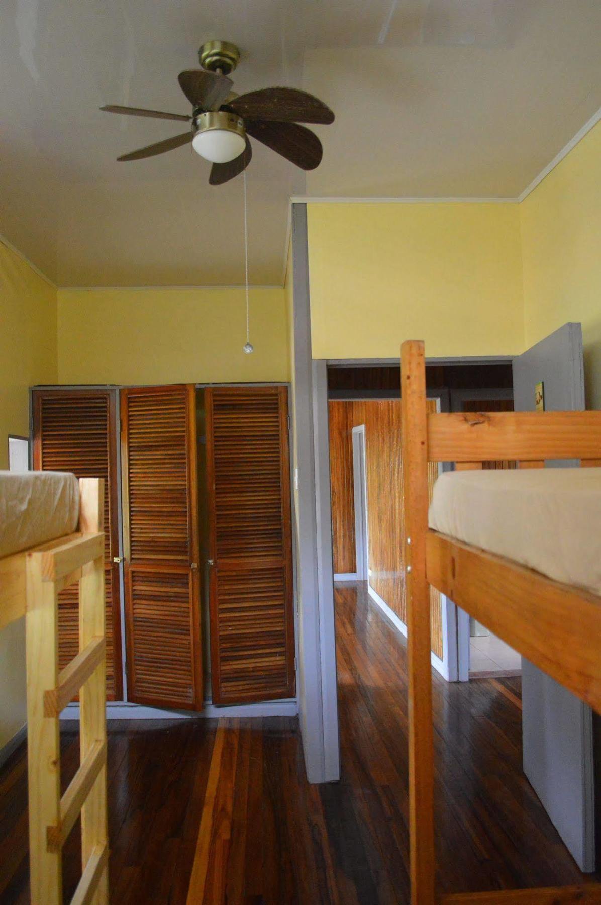 Islas Del Rio Hostel Тиримбина Экстерьер фото