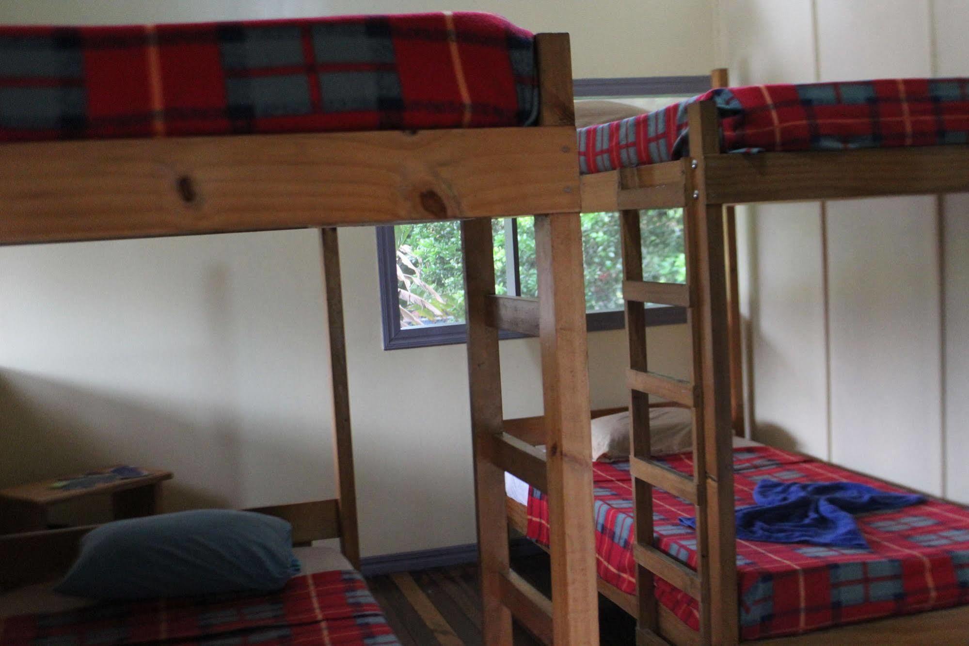 Islas Del Rio Hostel Тиримбина Экстерьер фото