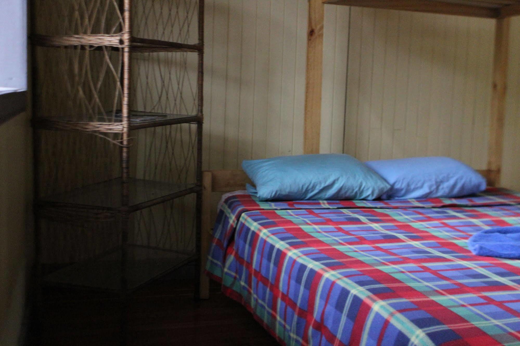 Islas Del Rio Hostel Тиримбина Экстерьер фото