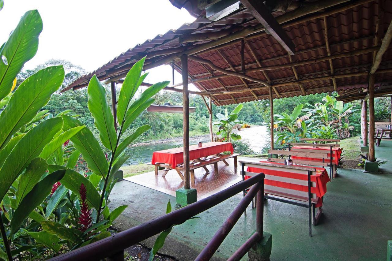 Islas Del Rio Hostel Тиримбина Экстерьер фото