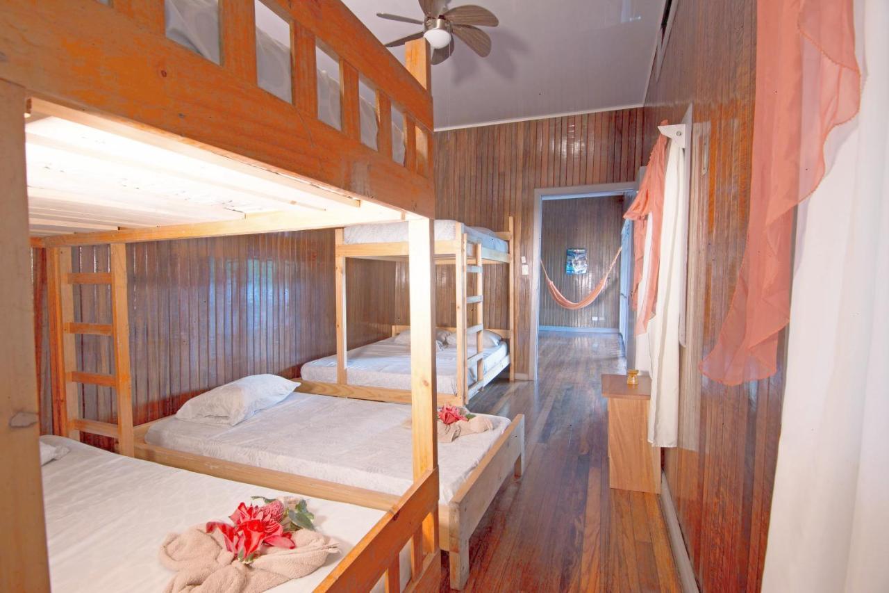 Islas Del Rio Hostel Тиримбина Экстерьер фото