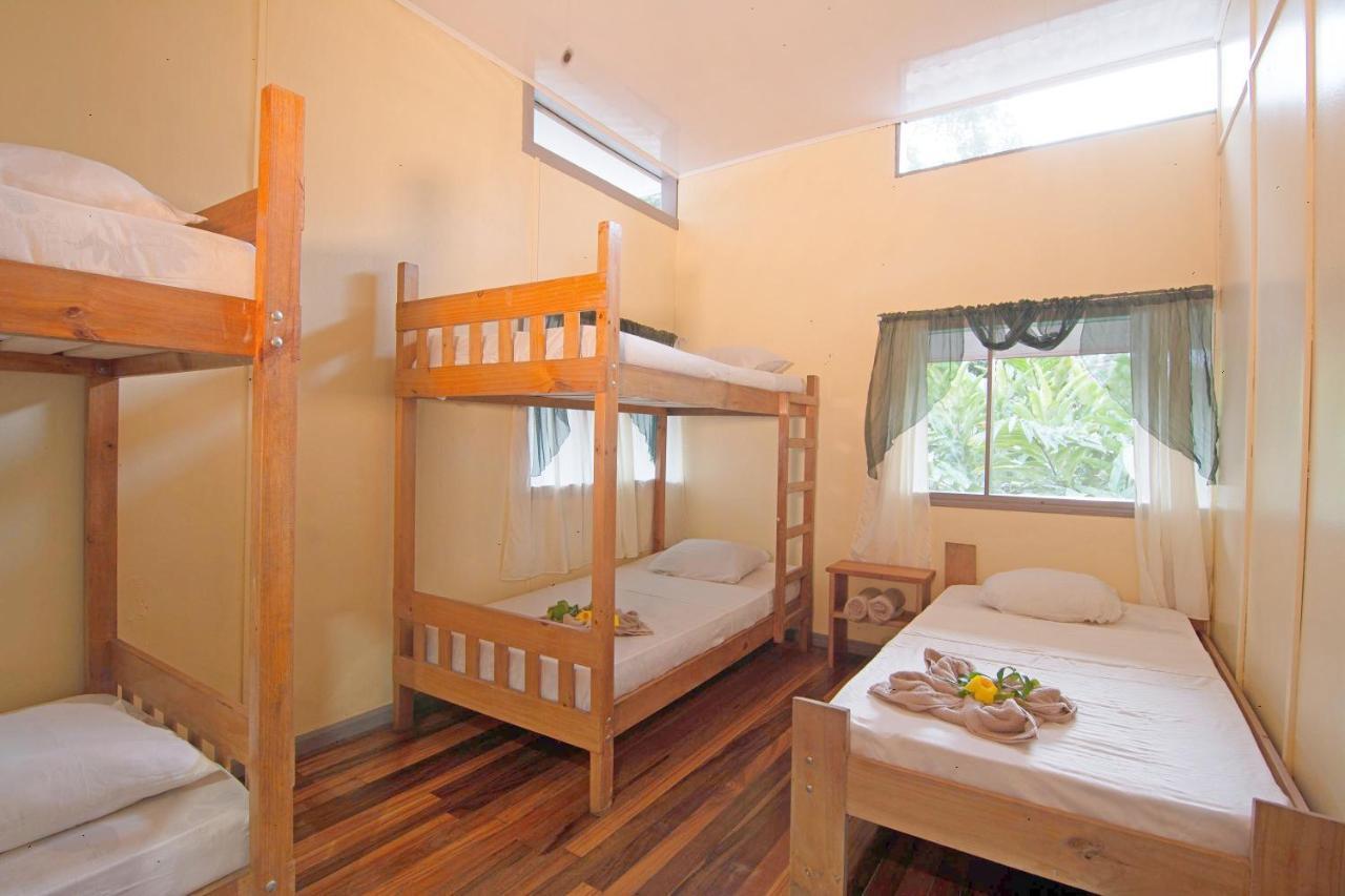 Islas Del Rio Hostel Тиримбина Экстерьер фото