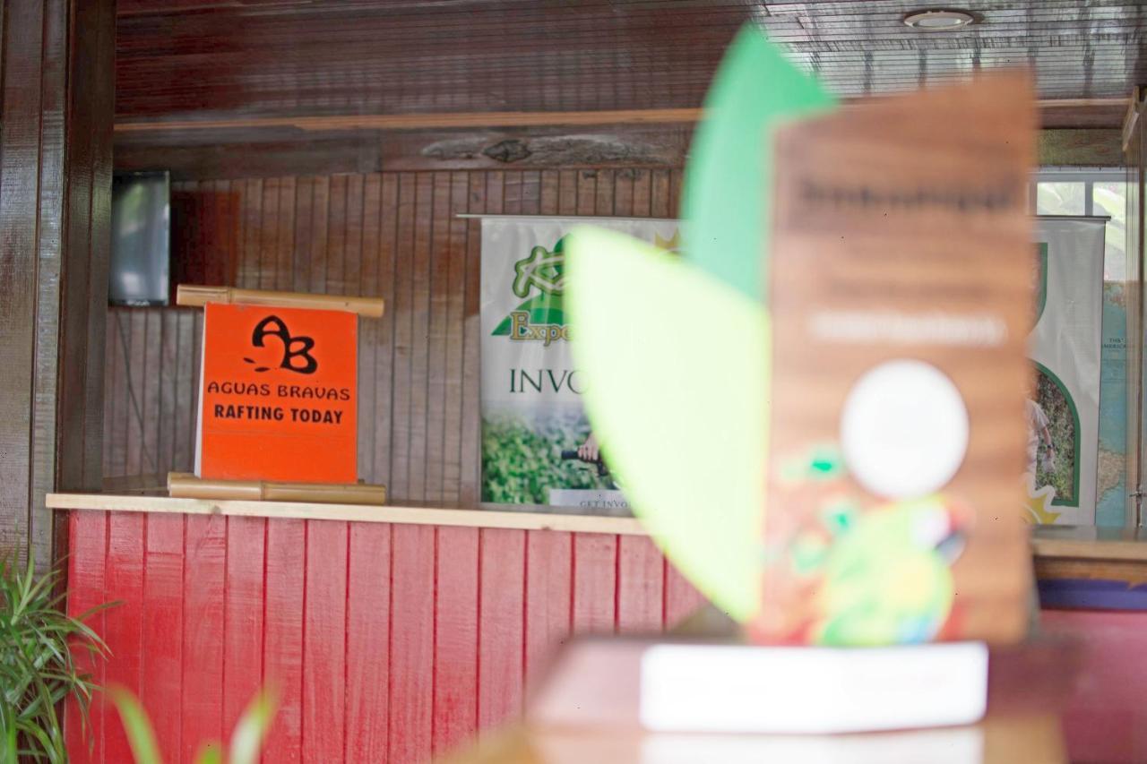 Islas Del Rio Hostel Тиримбина Экстерьер фото